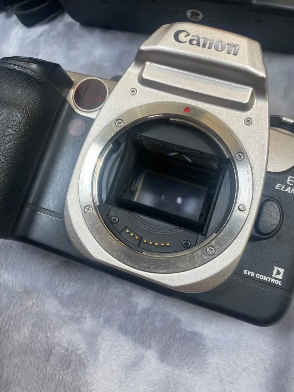 Canon Eos Elan IIe Pair of 35MM SLR Cameras with Eye Control